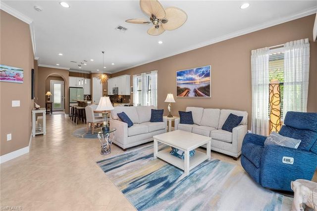 1286 Manado DR, Naples, FL 34113