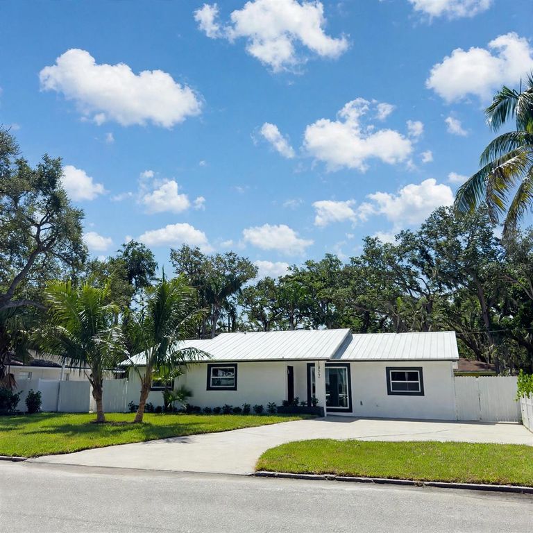 1822 2ND AVENUE E, Bradenton, FL 34208