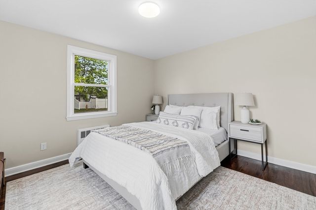 22 Balmoral Ct, Seekonk, MA 02771
