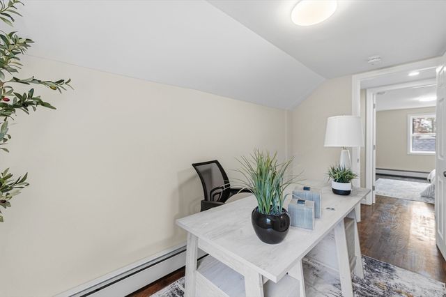 22 Balmoral Ct, Seekonk, MA 02771