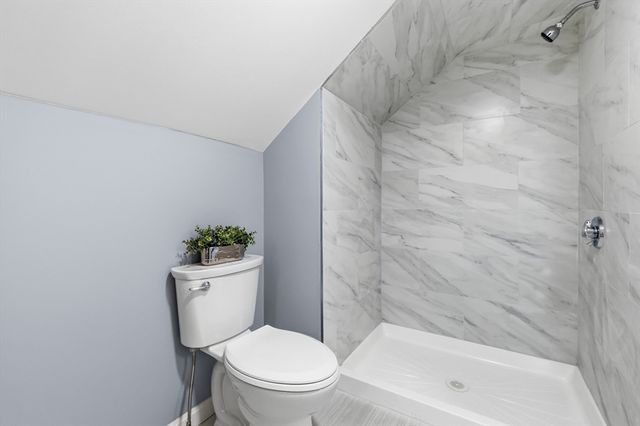 22 Balmoral Ct, Seekonk, MA 02771