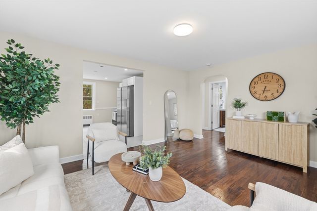 22 Balmoral Ct, Seekonk, MA 02771