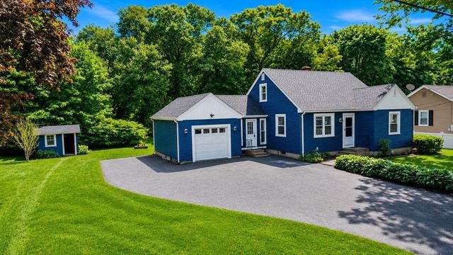 22 Balmoral Ct, Seekonk, MA 02771