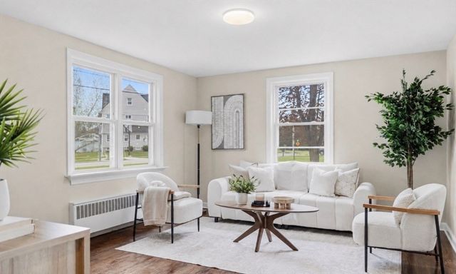 22 Balmoral Ct, Seekonk, MA 02771