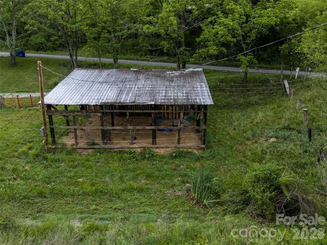21 Joy Hughes Lane, Leicester, NC 28748