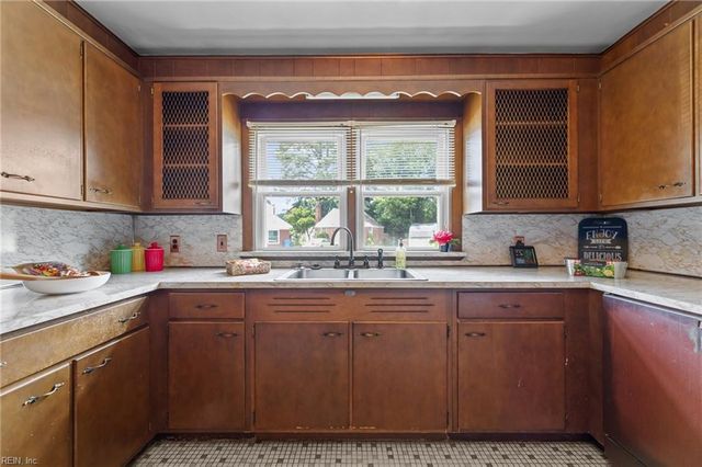 1721 Chesapeake DR, Chesapeake, VA 23324