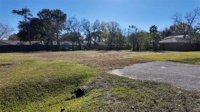 3410 Trelawney Drive, Pearland, TX 77581