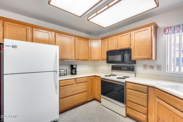 19539 N 141ST Avenue, Sun City West, AZ 85375