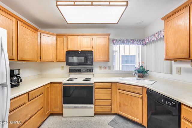 19539 N 141ST Avenue, Sun City West, AZ 85375