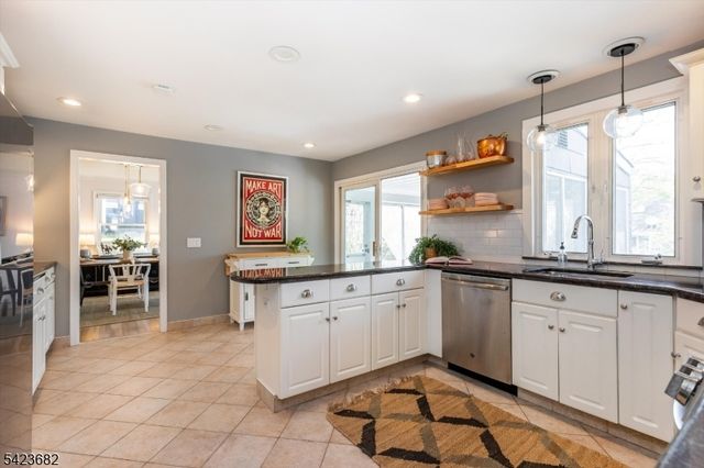 29 Bradford Ave, West Orange Twp., NJ 07052