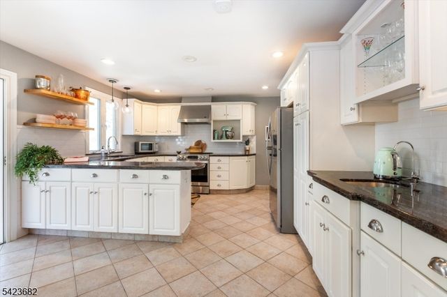 29 Bradford Ave, West Orange Twp., NJ 07052