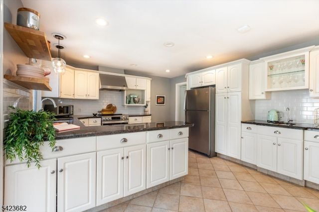 29 Bradford Ave, West Orange Twp., NJ 07052