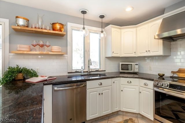 29 Bradford Ave, West Orange Twp., NJ 07052