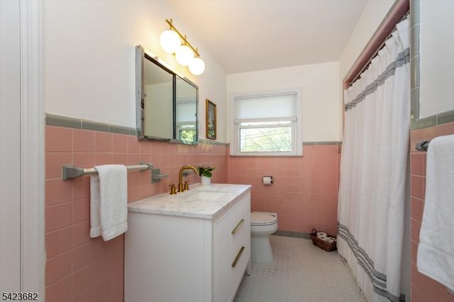 29 Bradford Ave, West Orange Twp., NJ 07052