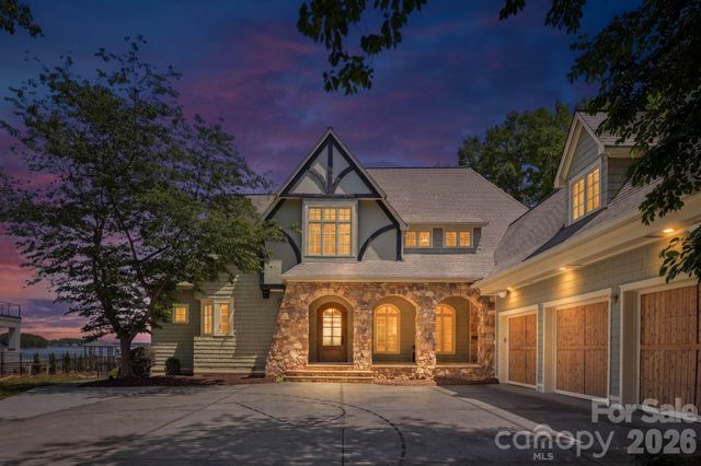 3900 Channel Pointe Lane, Denver, NC 28037