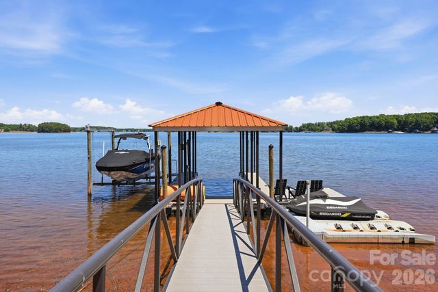 3900 Channel Pointe Lane, Denver, NC 28037