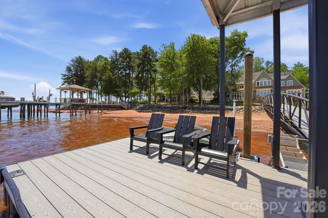 3900 Channel Pointe Lane, Denver, NC 28037