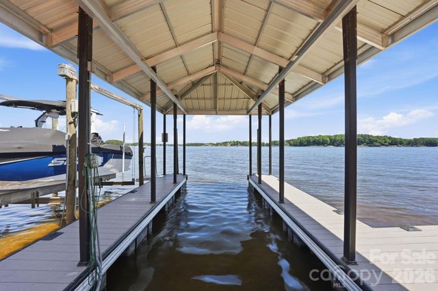 3900 Channel Pointe Lane, Denver, NC 28037