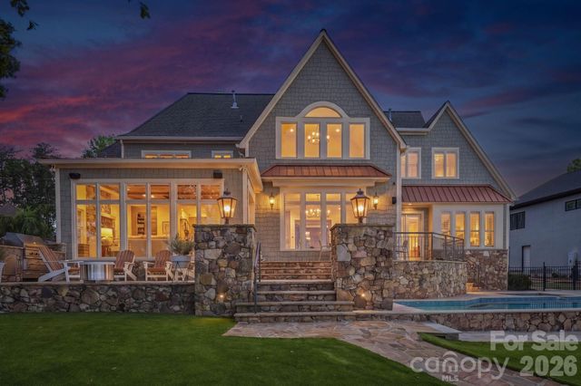 3900 Channel Pointe Lane, Denver, NC 28037
