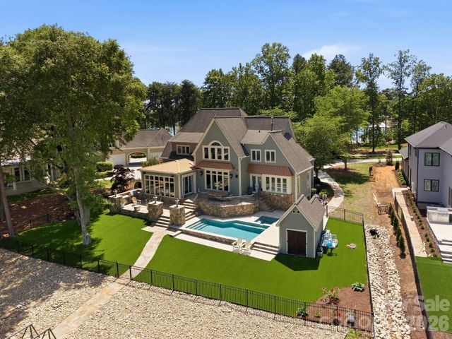 3900 Channel Pointe Lane, Denver, NC 28037