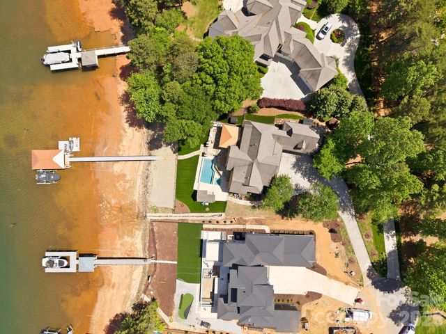 3900 Channel Pointe Lane, Denver, NC 28037