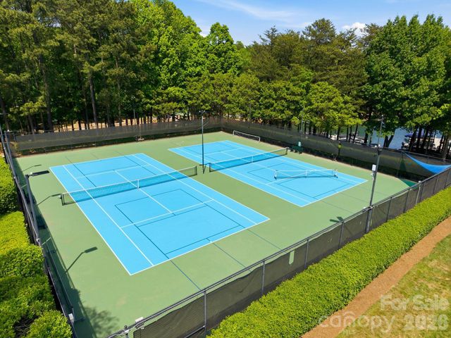 3900 Channel Pointe Lane, Denver, NC 28037