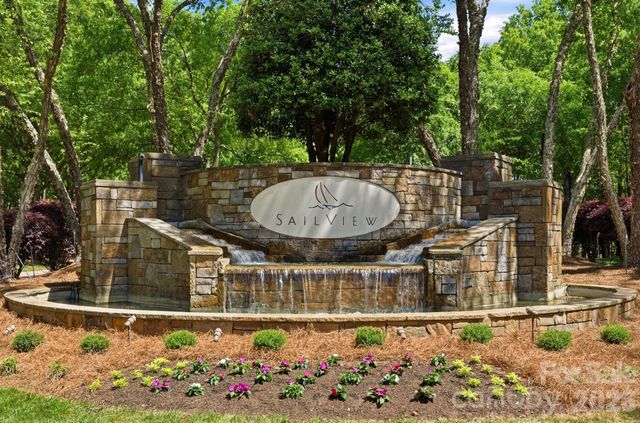 3900 Channel Pointe Lane, Denver, NC 28037