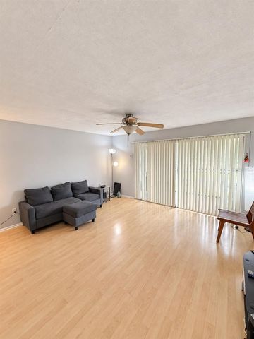 4209 WINDING MOSS TRAIL 201, Tampa, FL 33613