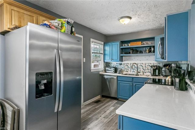 125 Patrician DR, Hampton, VA 23666