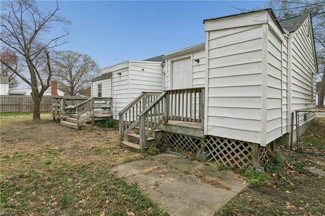 125 Patrician DR, Hampton, VA 23666