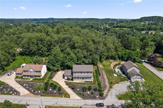 3013 Chessman St, Hampton, PA 15101