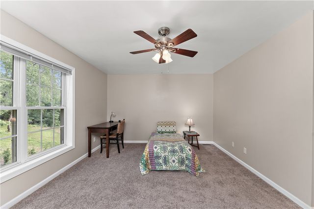 3013 Chessman St, Hampton, PA 15101