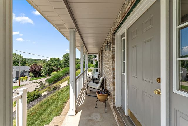 3013 Chessman St, Hampton, PA 15101