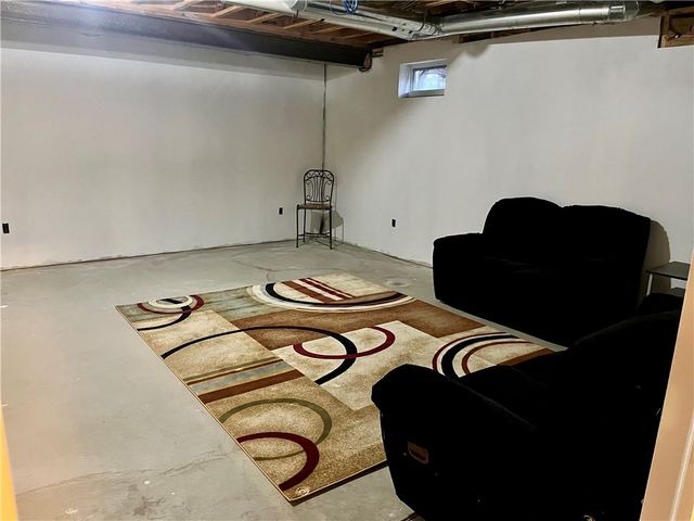 3013 Chessman St, Hampton, PA 15101