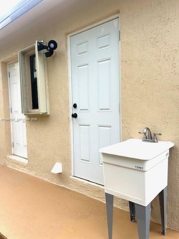 832 NW 16th Ter, Fort Lauderdale, FL 33311