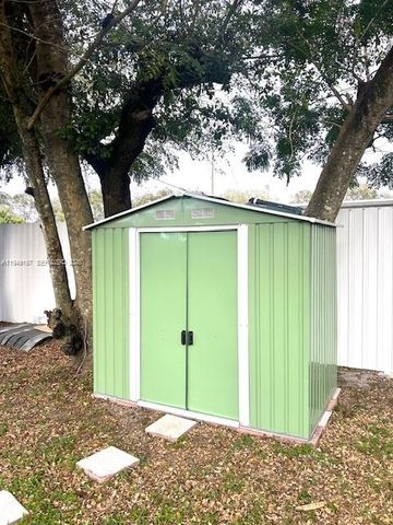 832 NW 16th Ter, Fort Lauderdale, FL 33311