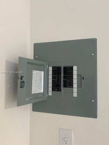 832 NW 16th Ter, Fort Lauderdale, FL 33311