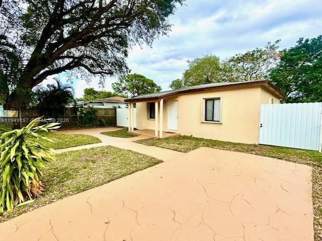832 NW 16th Ter, Fort Lauderdale, FL 33311
