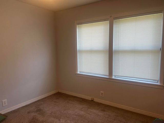 302 E Carolanne, Marshall, TX 75672