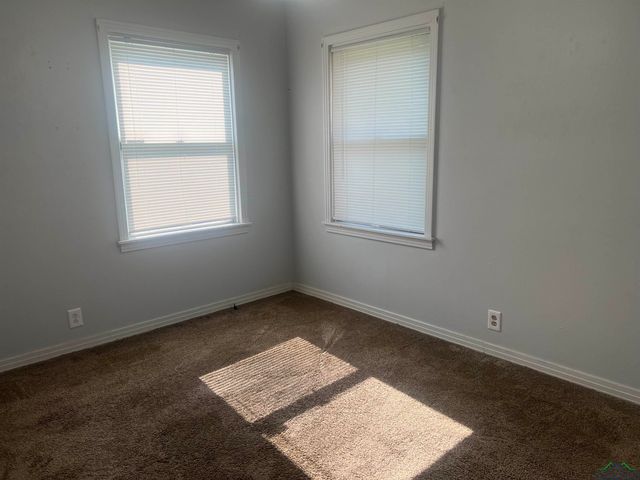 302 E Carolanne, Marshall, TX 75672