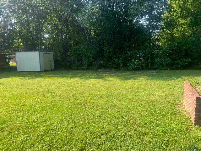 302 E Carolanne, Marshall, TX 75672