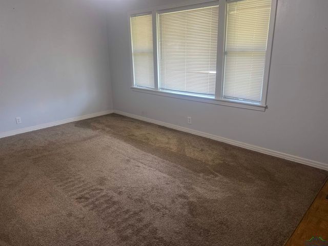 302 E Carolanne, Marshall, TX 75672