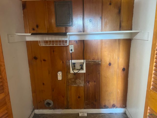 302 E Carolanne, Marshall, TX 75672