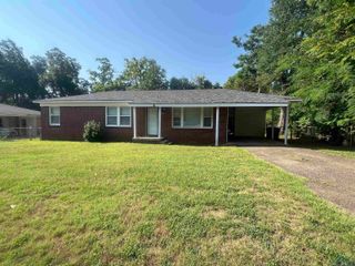 302 E Carolanne, Marshall, TX 75672