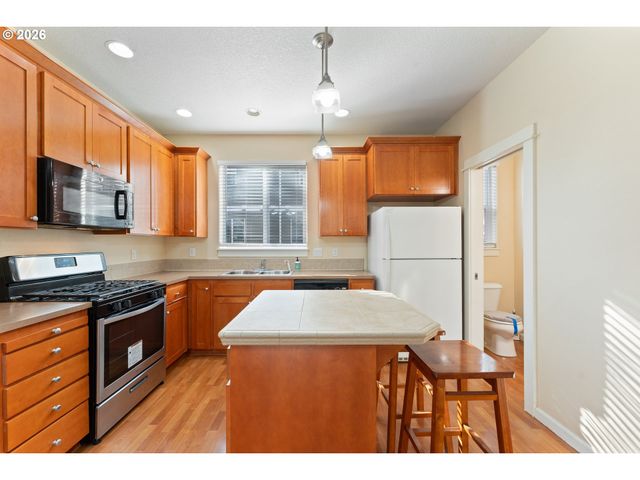 16056 Sw GAGE Ln, Beaverton, OR 97006