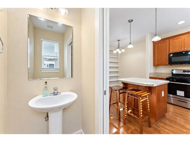 16056 Sw GAGE Ln, Beaverton, OR 97006
