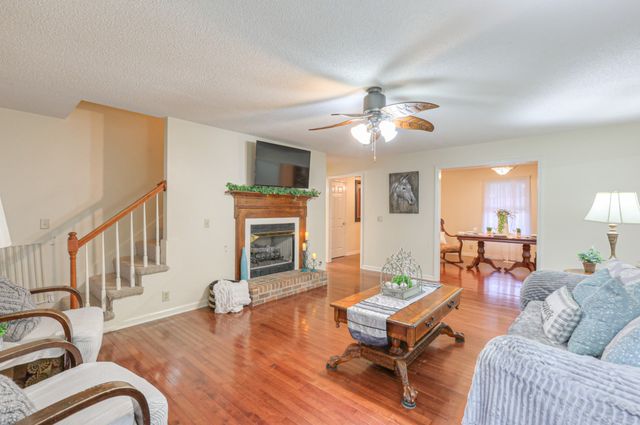 217 Amanda Dr, Bell Buckle, TN 37020