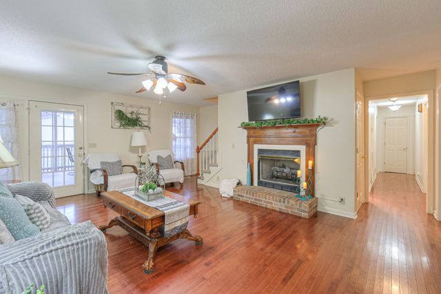 217 Amanda Dr, Bell Buckle, TN 37020