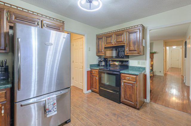 217 Amanda Dr, Bell Buckle, TN 37020