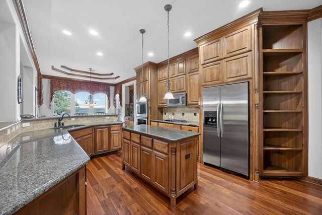 10500 Avery Club DR 10, Austin, TX 78717